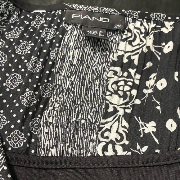 Piand Black & White Paisley Print Drawstring Top - Picture 3 of 5